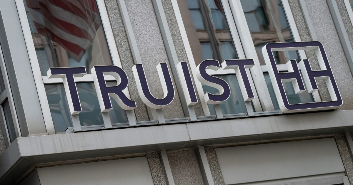 Truist commits to positive operating leverage in 2025